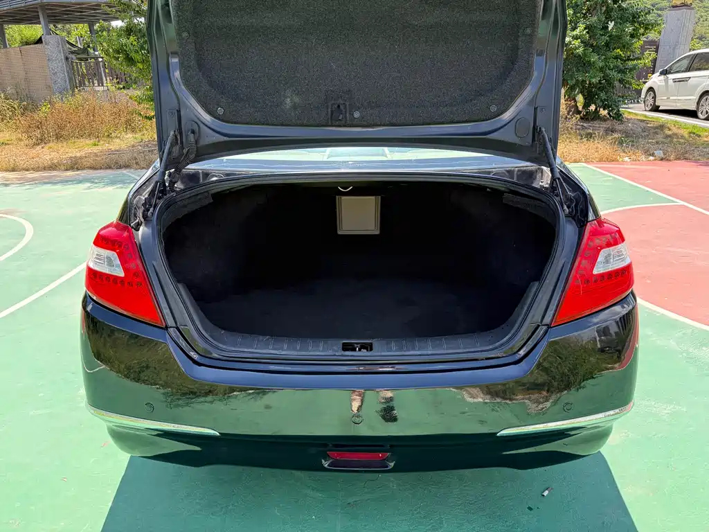 NISSAN TEANA 2012