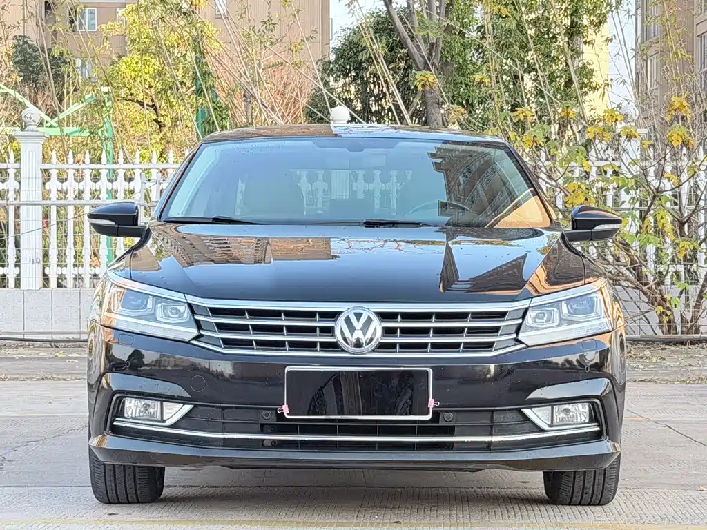 VOLKSWAGEN PASSAT 2016