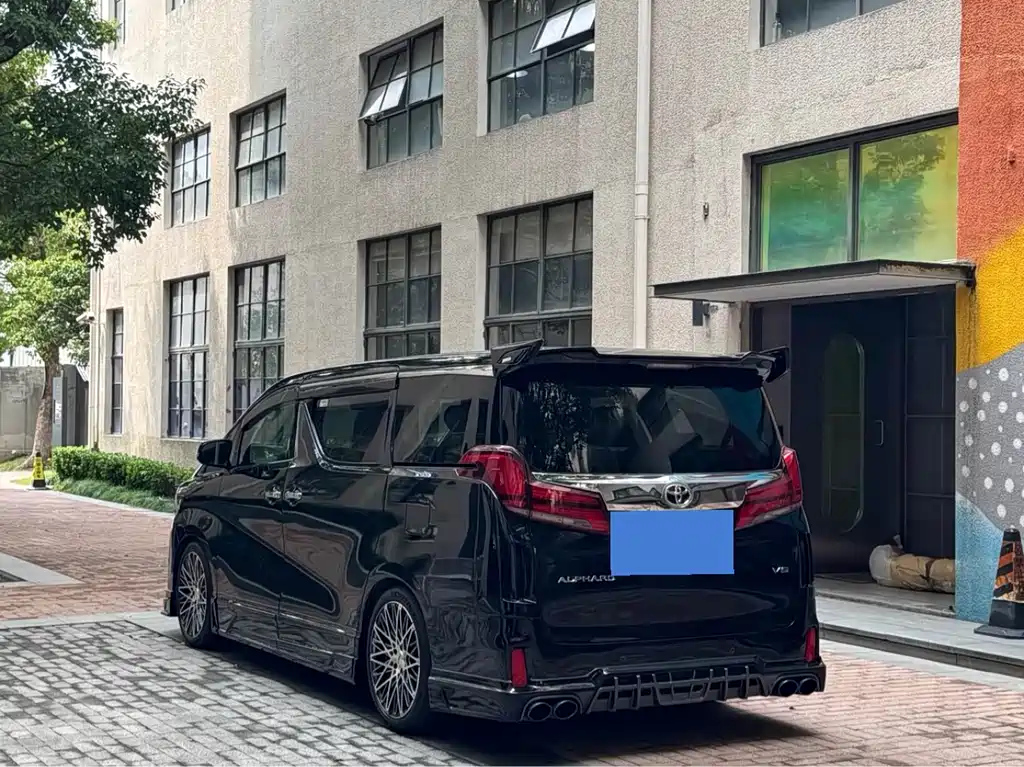 TOYOTA ALPHARD 2018