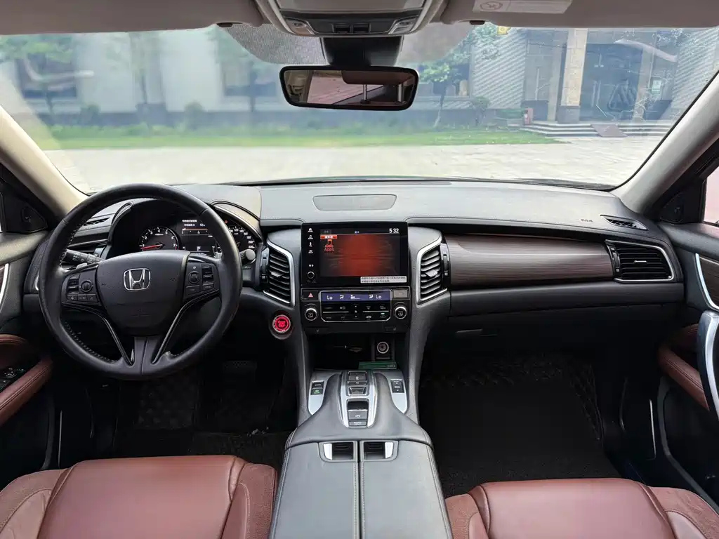 HONDA AVANCIER 2017