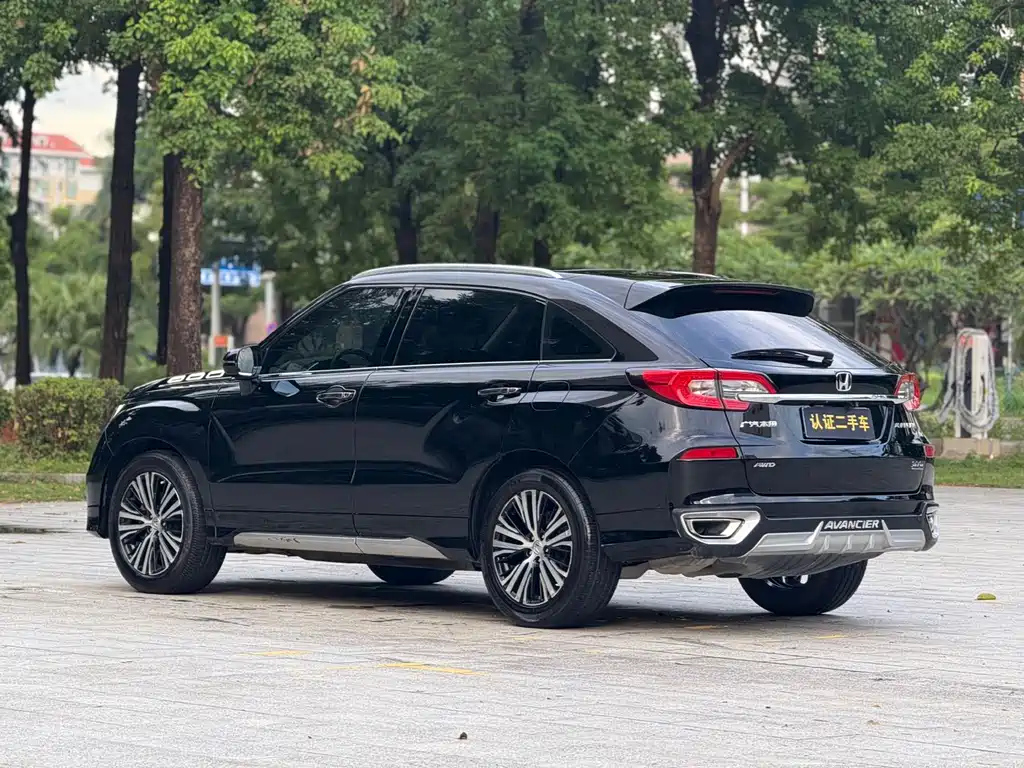 HONDA AVANCIER 2017