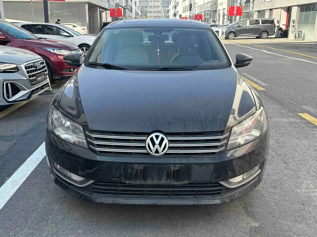 VOLKSWAGEN PASSAT 2014