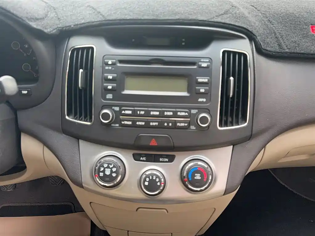 HYUNDAI CELESTA 2011