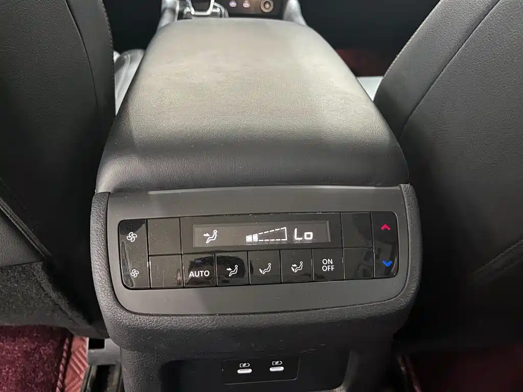 NISSAN PATHFINDER 2024