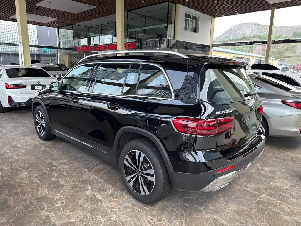 MERCEDES BENZ GLB 2024