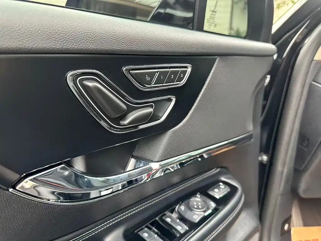 LINCOLN ADVENTURER 2023