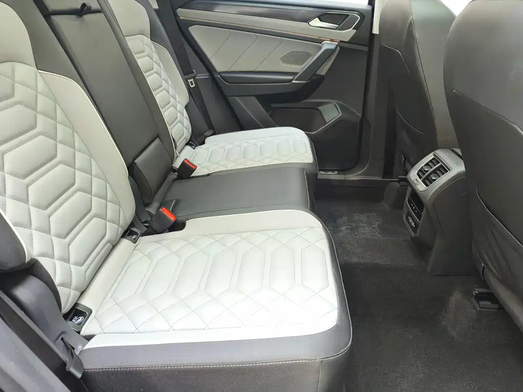 VOLKSWAGEN TAYRON 2022