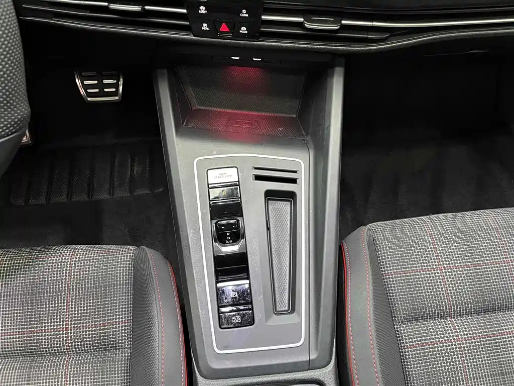 VOLKSWAGEN GOLF GTI 2021