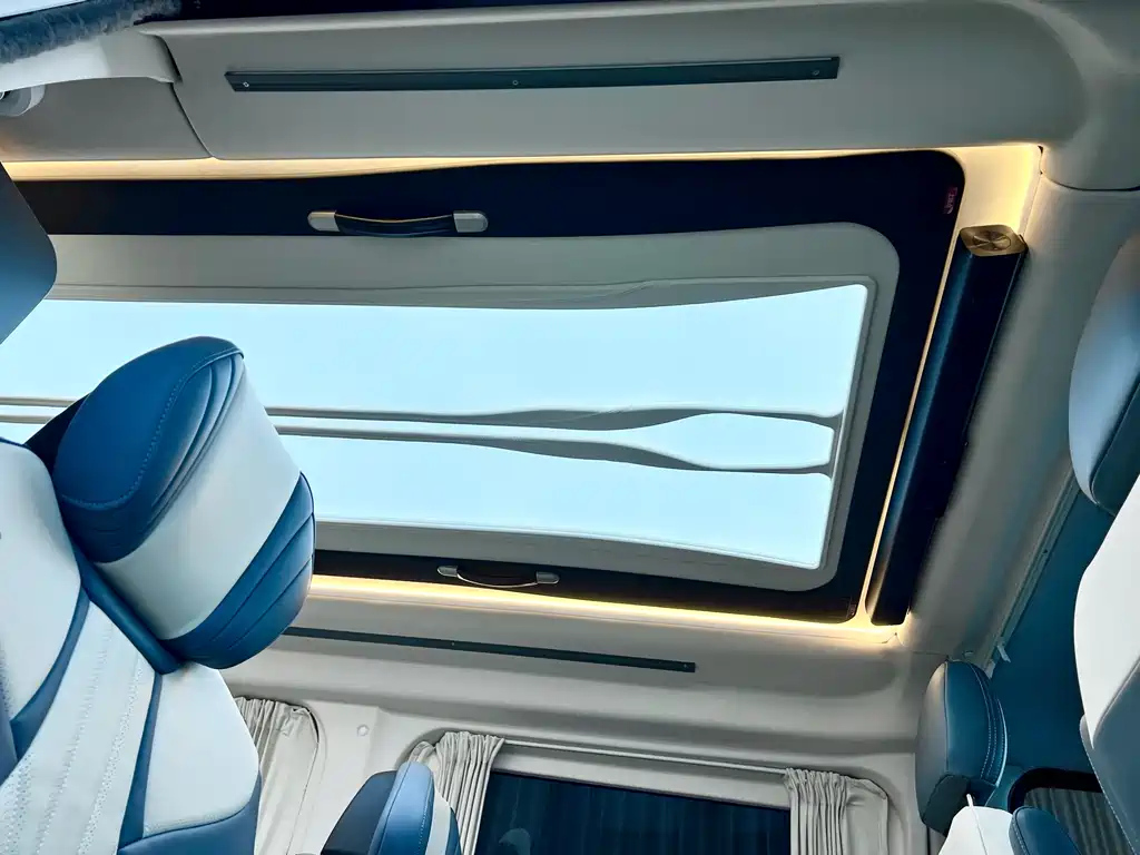 FORD TRANSIT 2025
