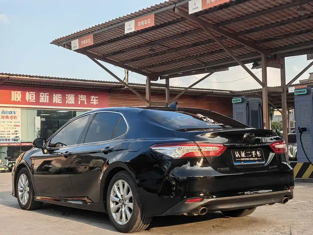 TOYOTA CAMRY 2018