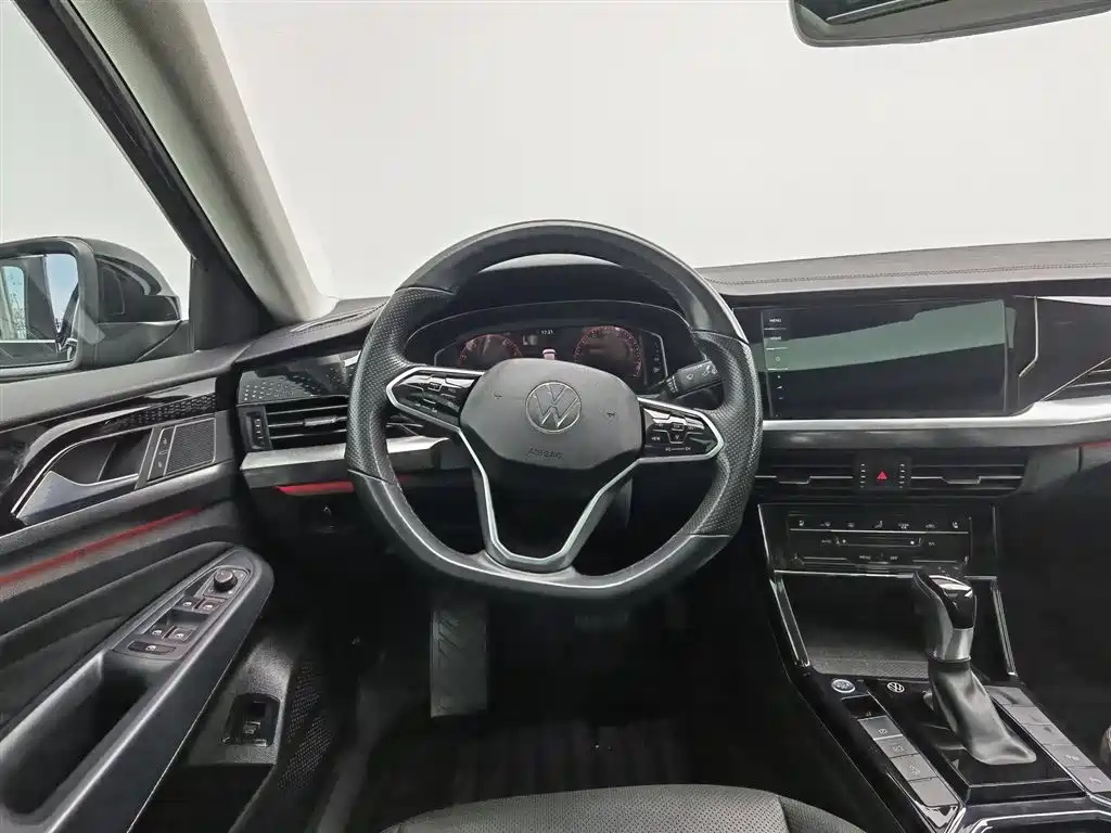 VOLKSWAGEN PASSAT 2022