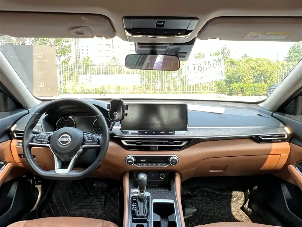 NISSAN TEANA 2024