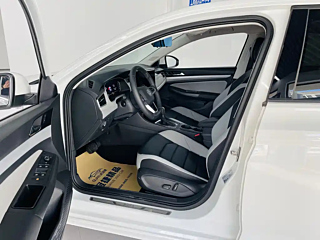 VOLKSWAGEN BORA 2025