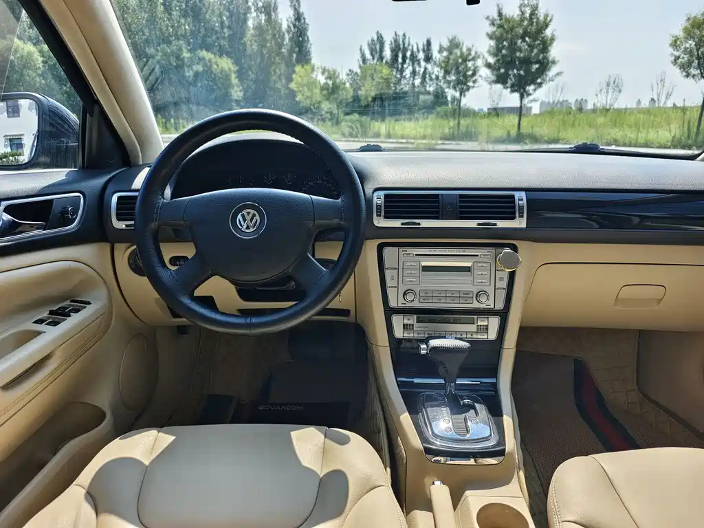 VOLKSWAGEN PASSAT LINGYU 2013