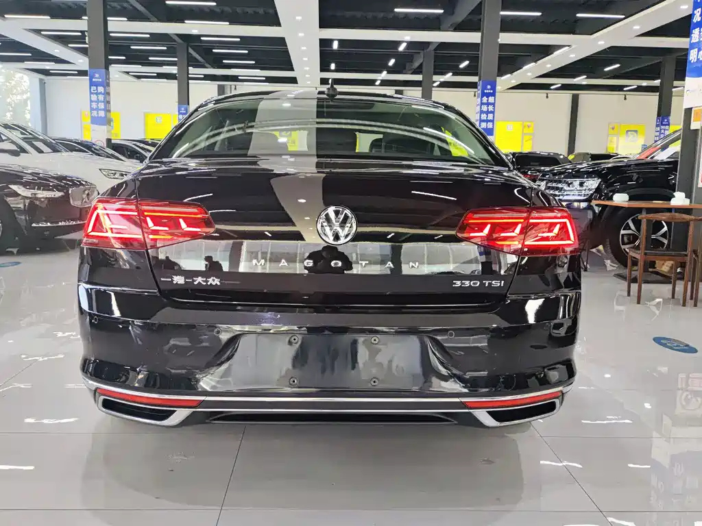 VOLKSWAGEN MAGOTAN 2020