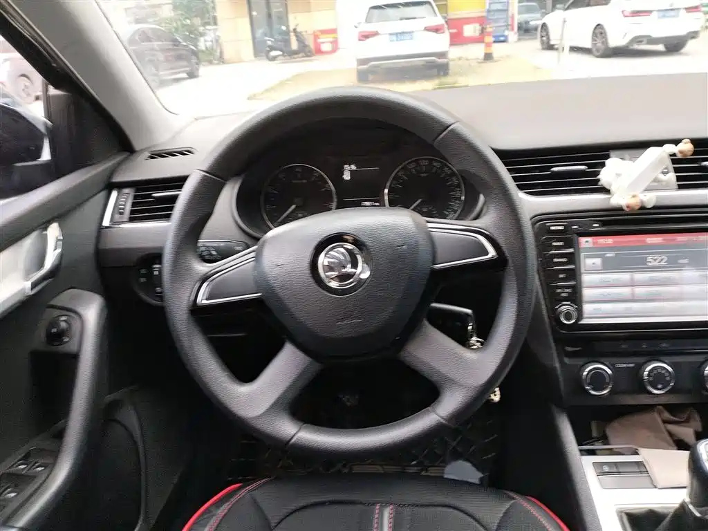 SKODA OCTAVIA 2016