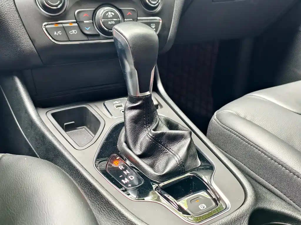JEEP CHEROKEE 2020
