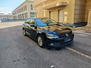 VOLKSWAGEN SAGITAR 2013