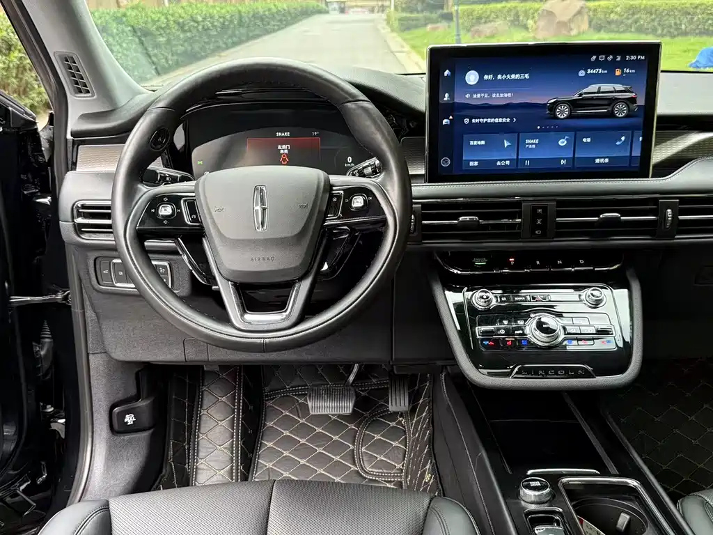 LINCOLN ADVENTURER 2021