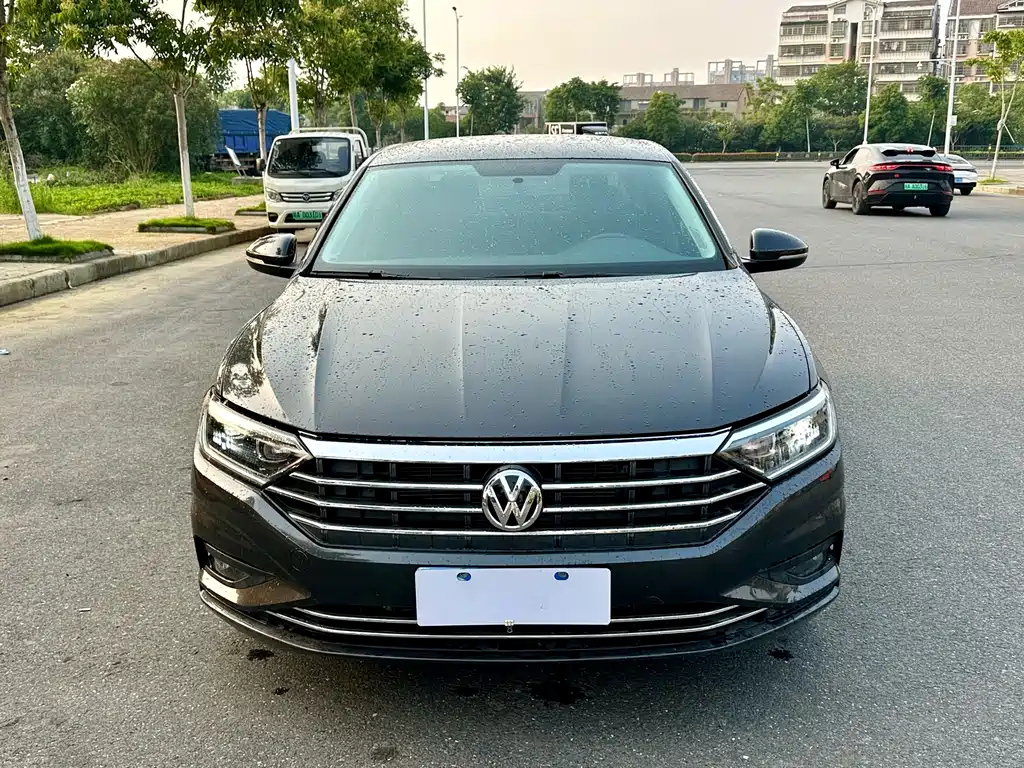 VOLKSWAGEN SAGITAR 2021