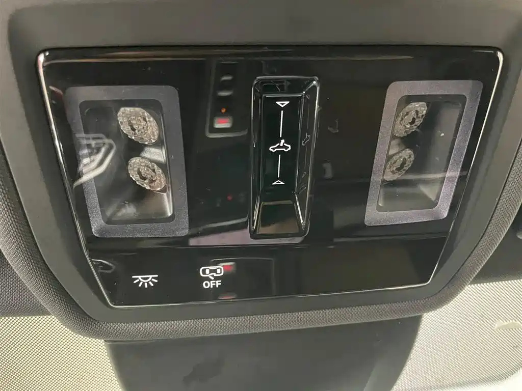 VOLKSWAGEN GOLF GTI 2021