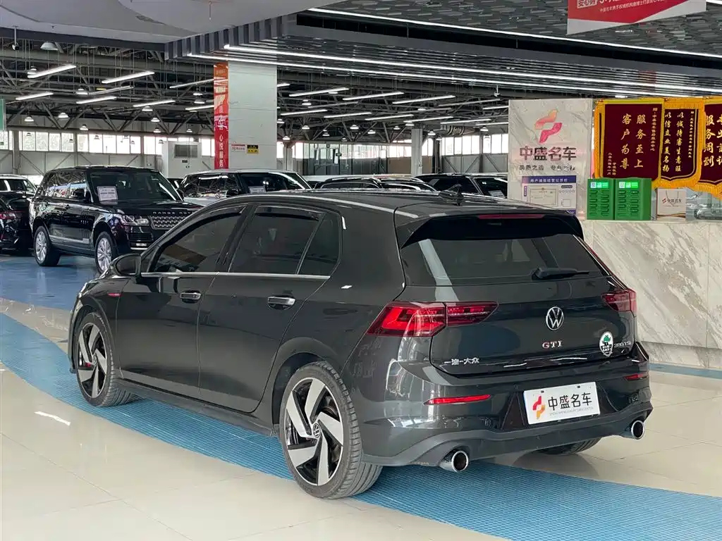 VOLKSWAGEN GOLF GTI 2021