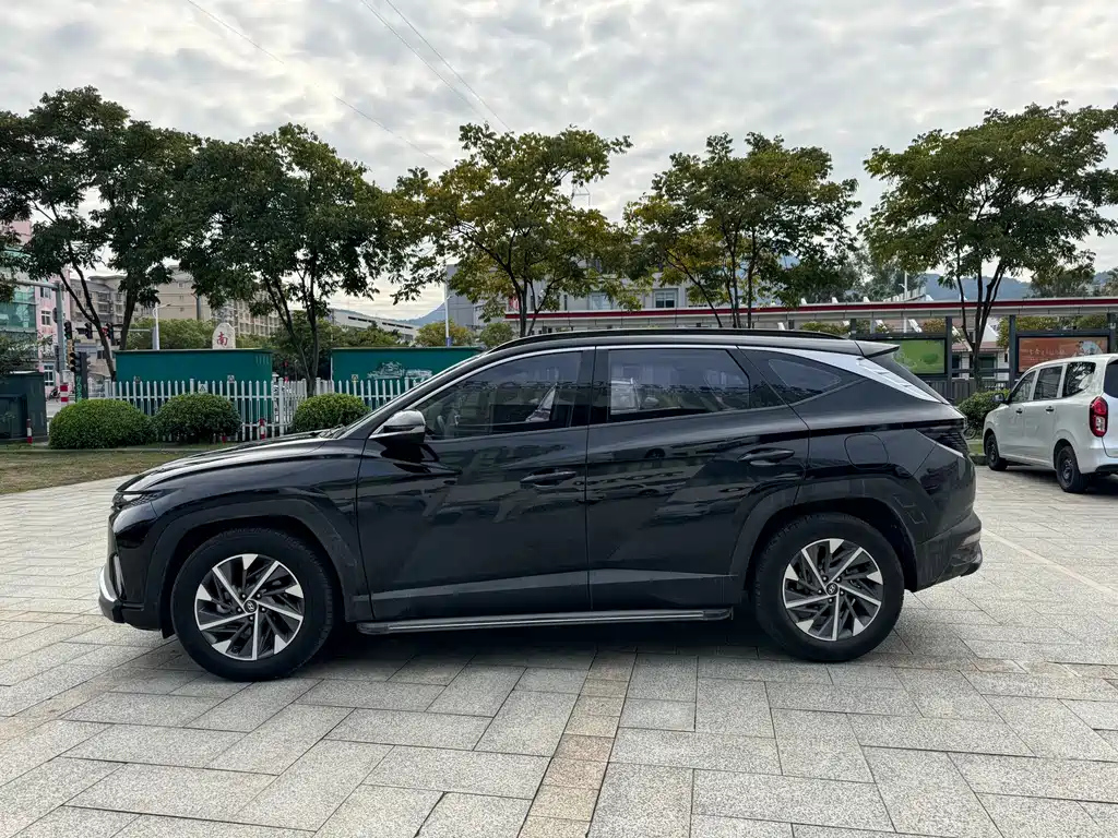 HYUNDAI TUCSON 2023