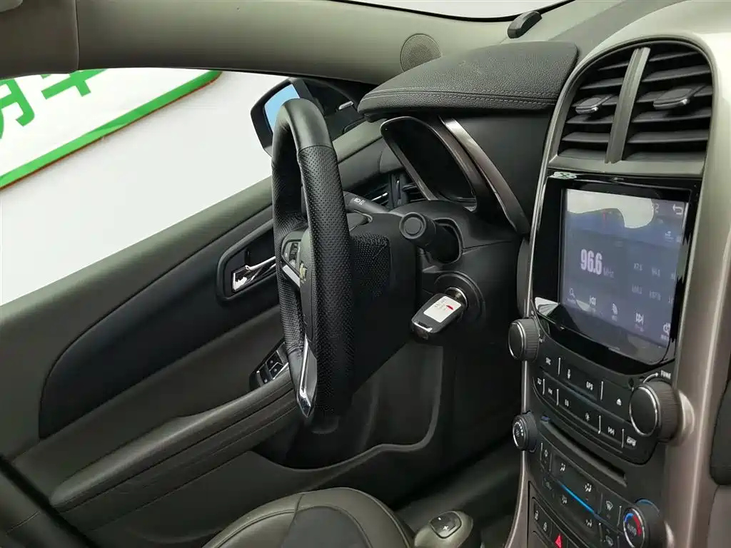 CHEVROLET MALIBU 2012
