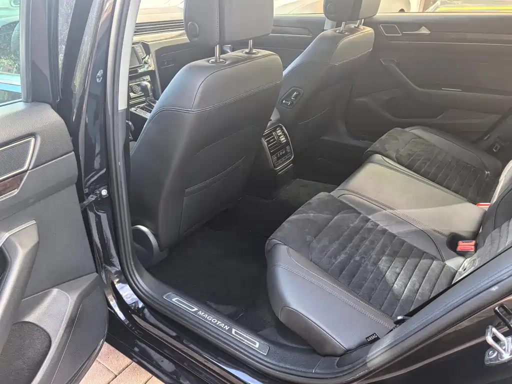 VOLKSWAGEN MAGOTAN 2017