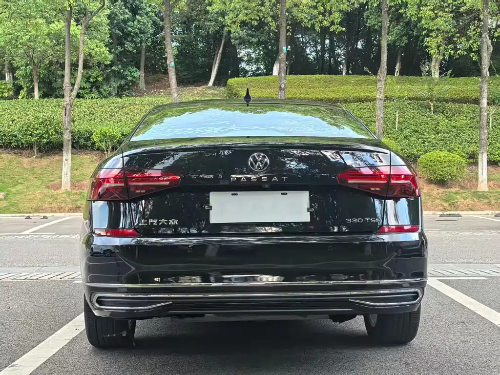 VOLKSWAGEN PASSAT 2021