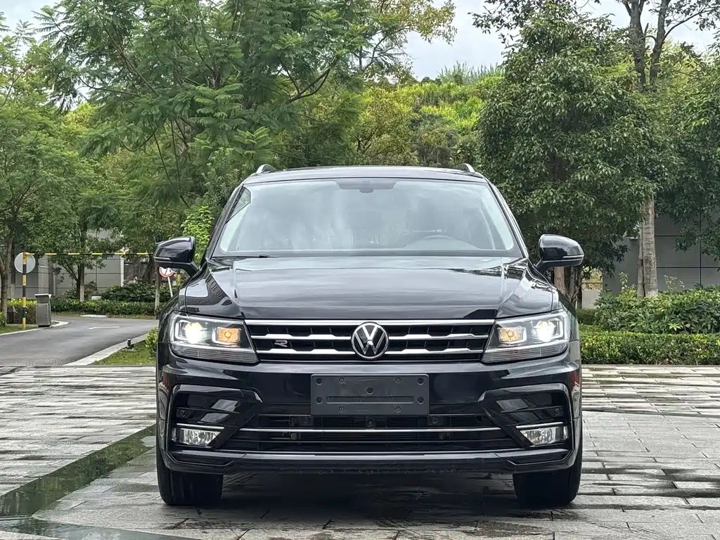 VOLKSWAGEN TIGUAN L 2021