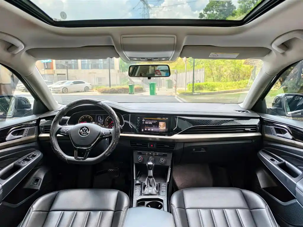 VOLKSWAGEN PASSAT 2021
