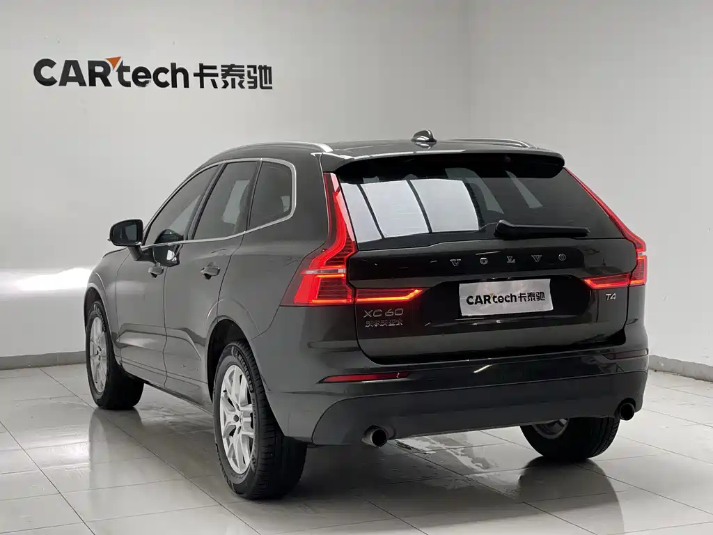 VOLVO XC60 2018