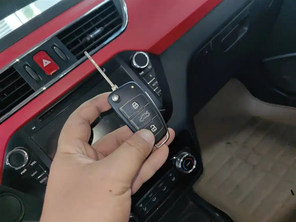 JAC REFINE S2 2015
