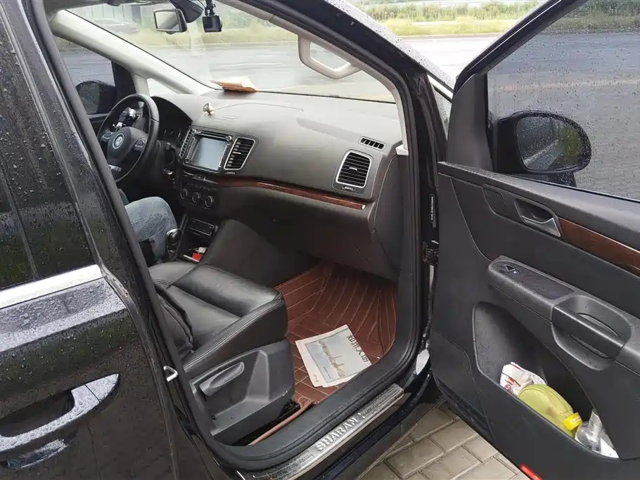 VOLKSWAGEN SHARAN 2015