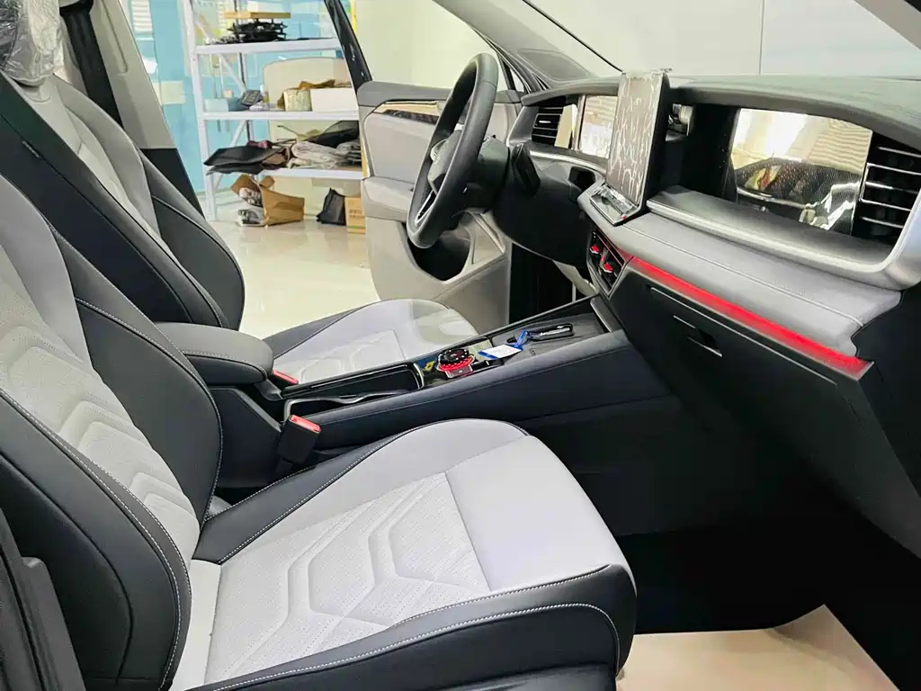 VOLKSWAGEN TAYRON 2025