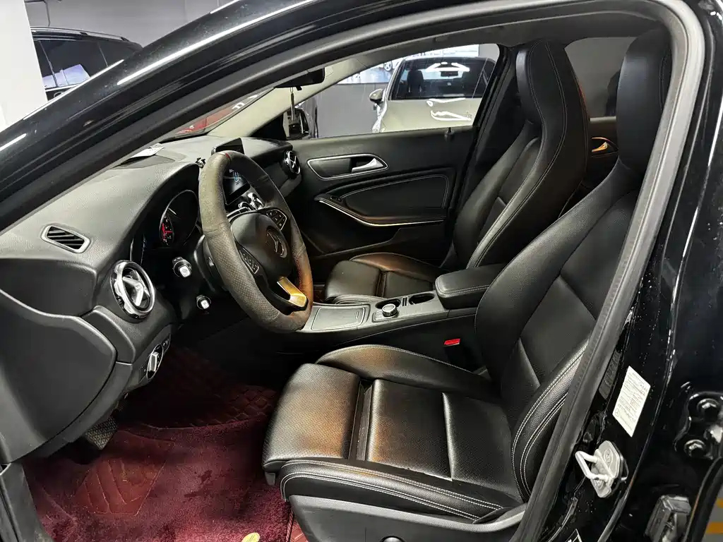 MERCEDES BENZ GLA 2017