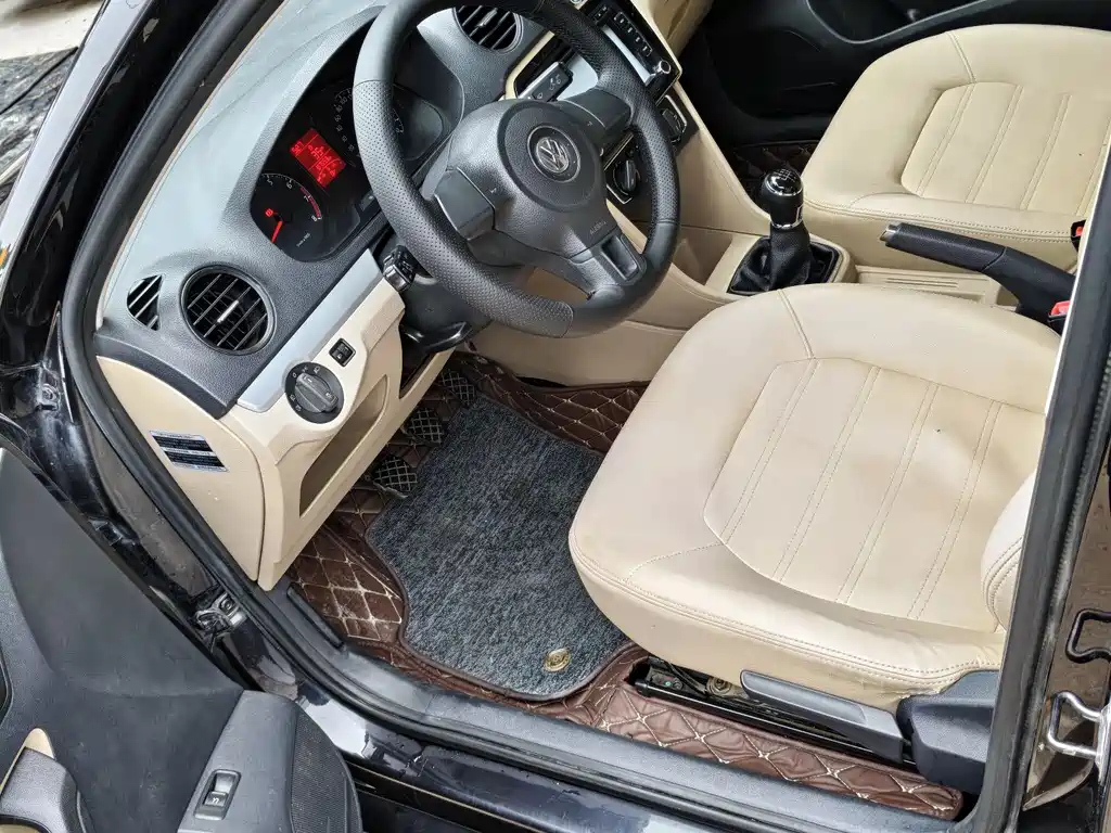 VOLKSWAGEN JETTA 2013