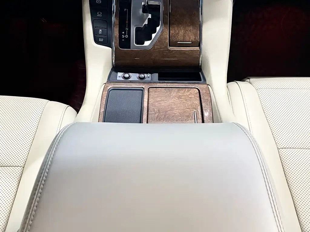 TOYOTA ALPHARD 2015