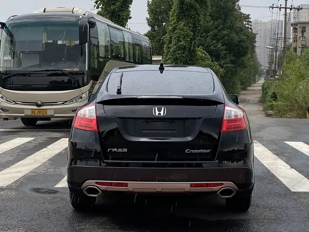 HONDA CROSSTOUR 2016