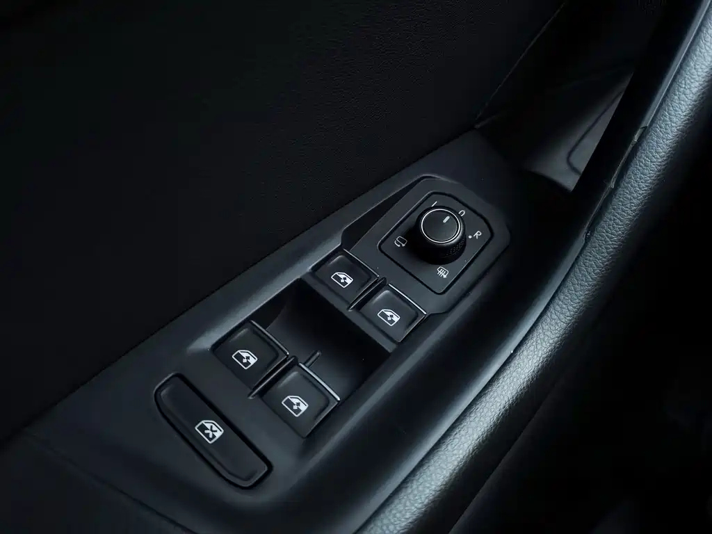 VOLKSWAGEN MAGOTAN 2018