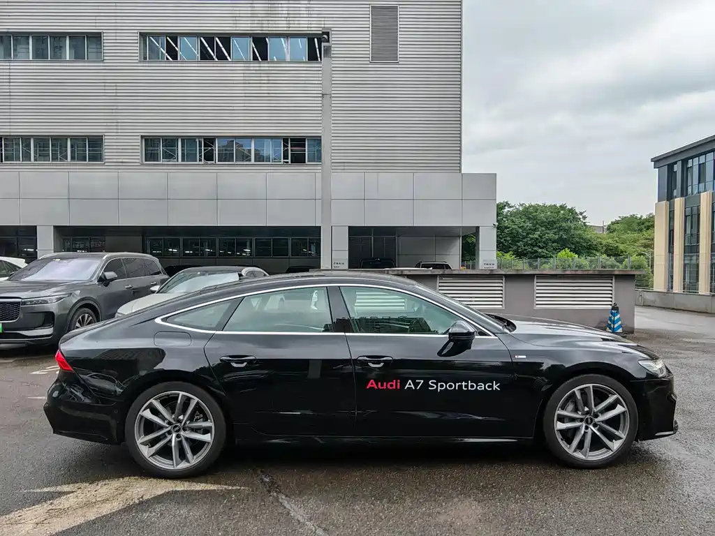 AUDI A7 2024
