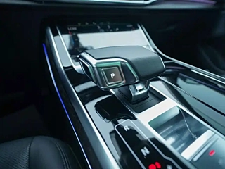 AUDI Q8  2022 YEAR 55 TFSI LUXURY DYNAMIC 2022
