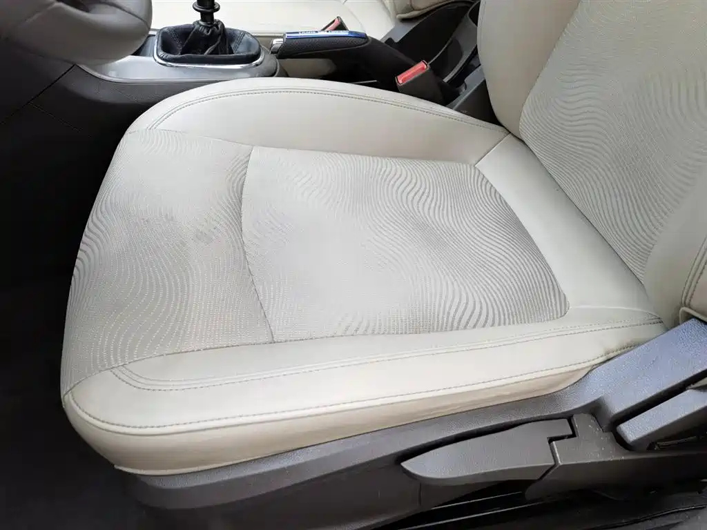 CHEVROLET CRUZE 2015