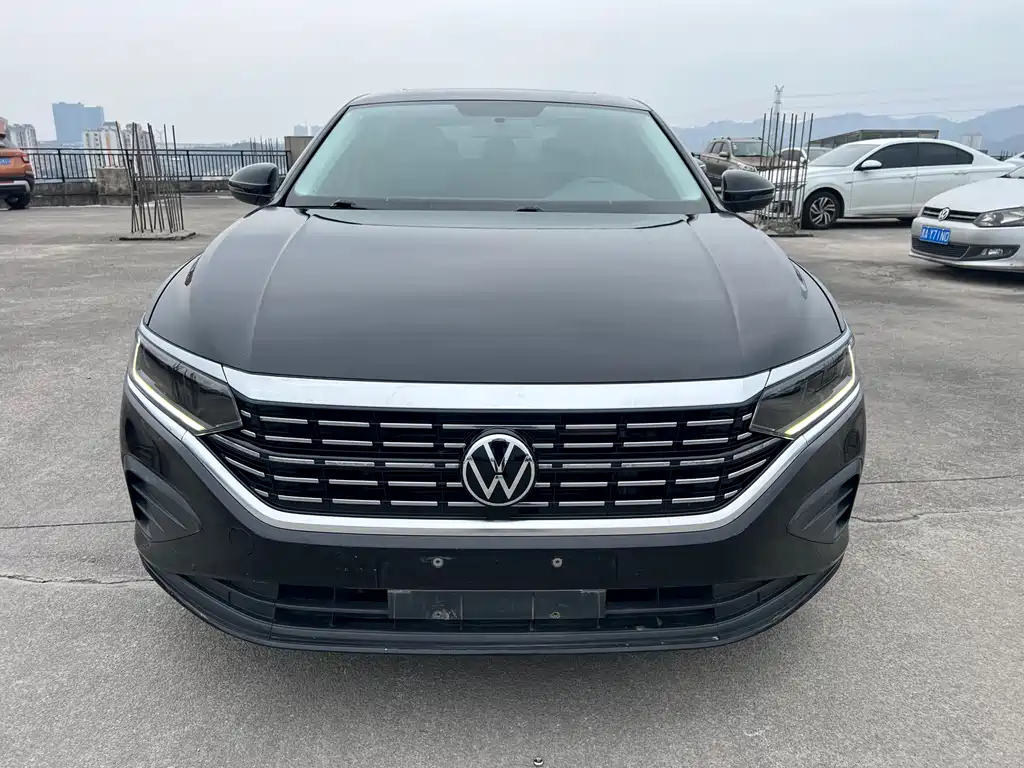 VOLKSWAGEN PASSAT 2022