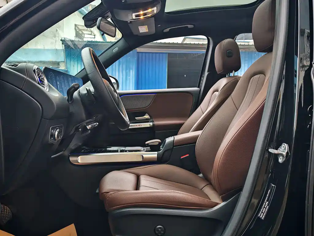 MERCEDES BENZ GLB 2023