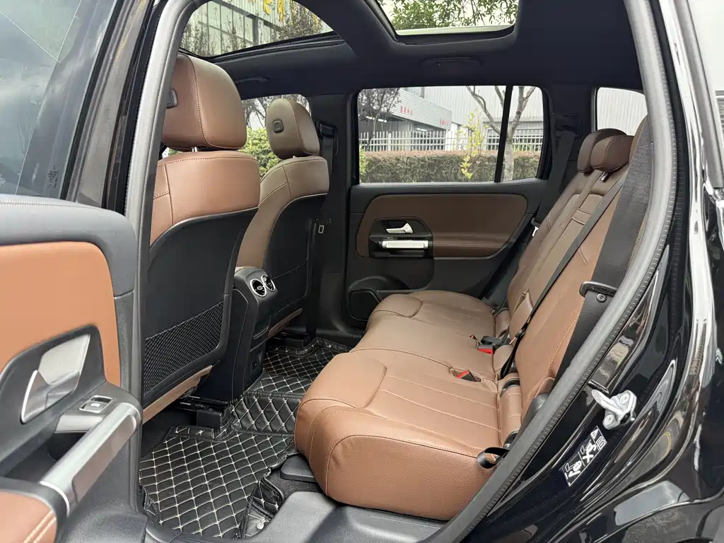 MERCEDES BENZ GLB 2023