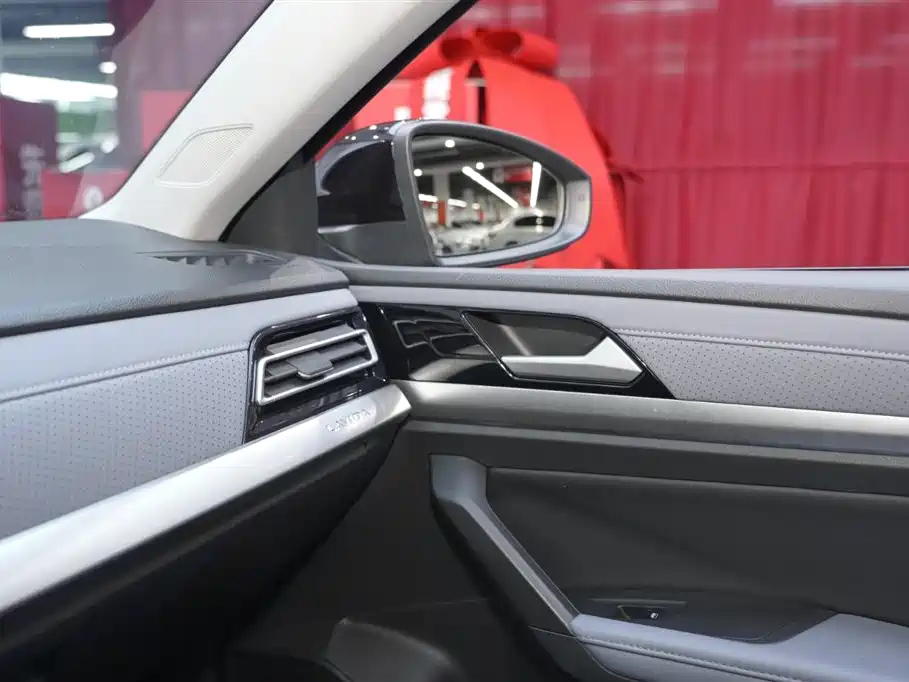VOLKSWAGEN LAVIDA 2023