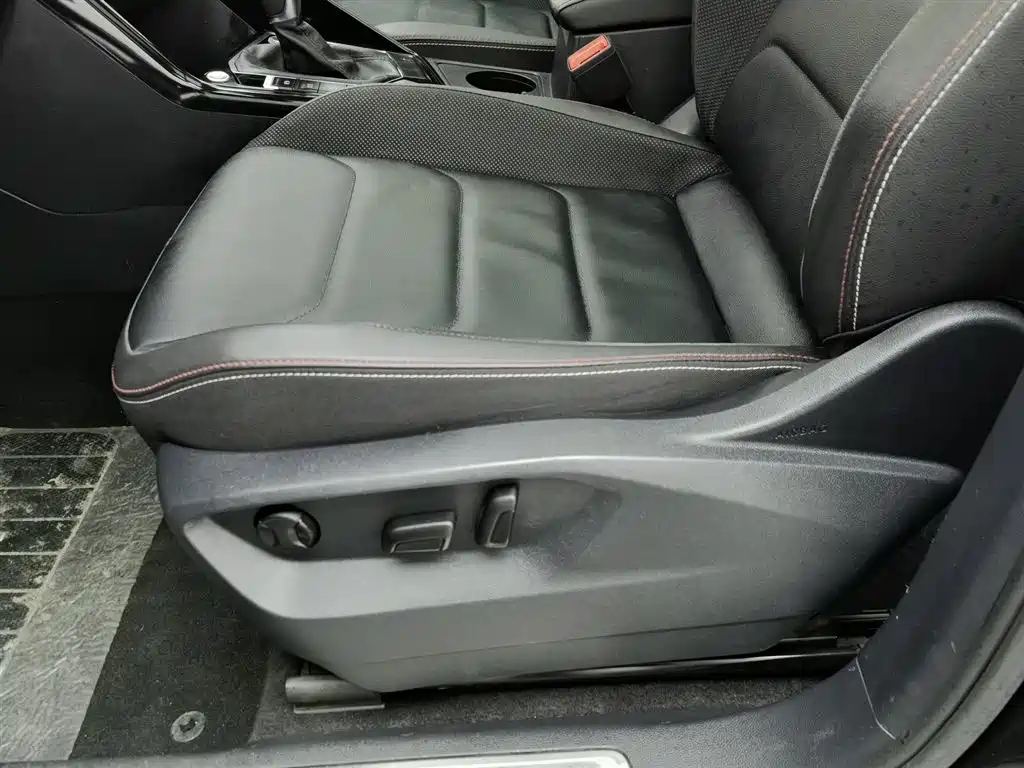 VOLKSWAGEN TAYRON 2019