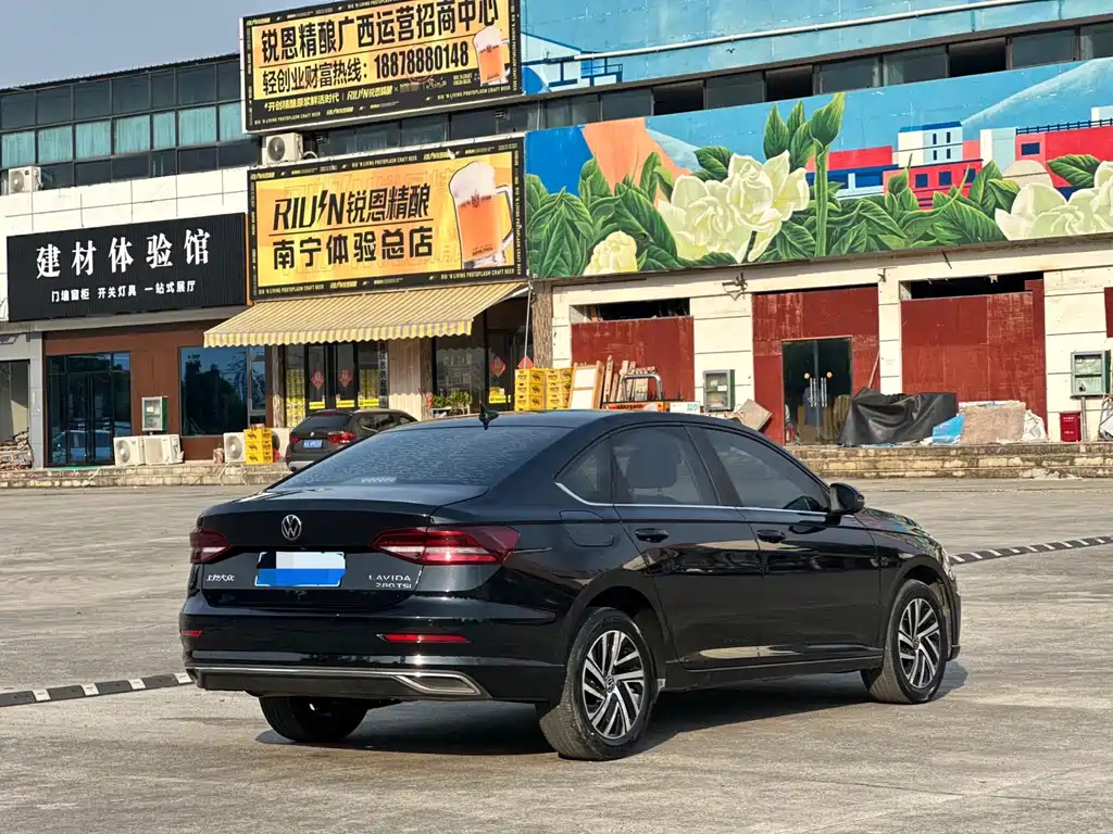 VOLKSWAGEN LAVIDA 2022